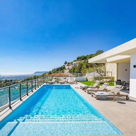 Bliss - Plusholidays Empedrola