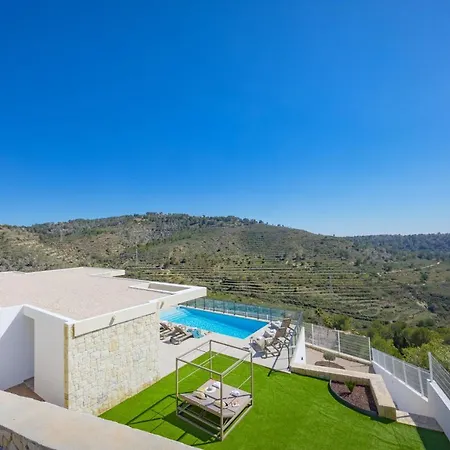 Bliss - Plusholidays Villa Empedrola
